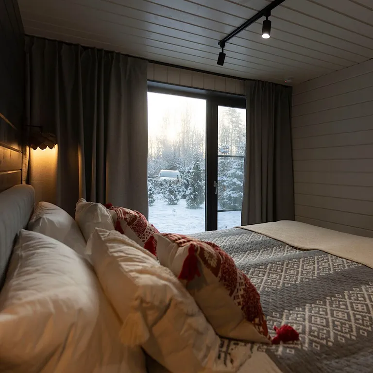 Коттедж Двухэтажный барнхаус на озере с видом на лес — Мичуринское