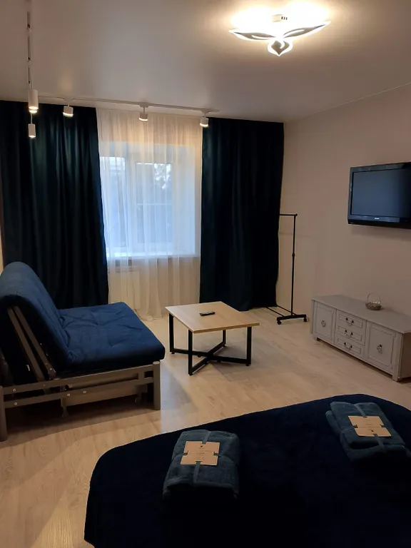 Уютная квартира с видом на яблоневый сад в центре города — аренда посуточно в Выборг