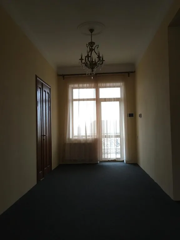 8-комнатный Дом