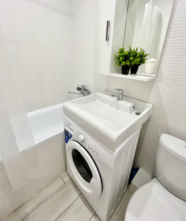 Новая студия с просторной парковкой