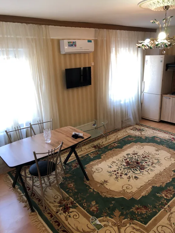 Уютный домик рядом с набережной ,имеется прямая маршрутка до фонтана.