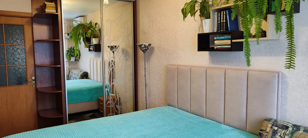 Двухкомнатная квартира в микрорайоне с видом на море и горы