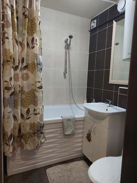 Уютная двухкомнатная недалеко от центра