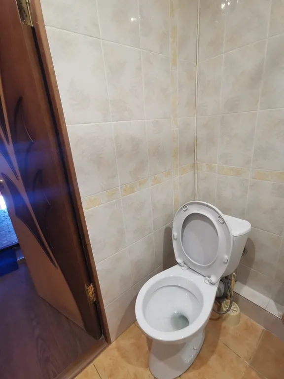 Центр города, в 100 метрах от площади Ленина