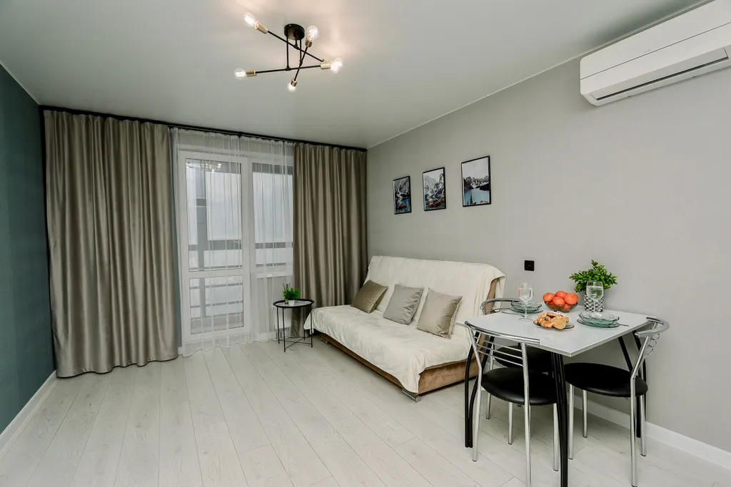 Евро двухкомнатная квартира для комфортного отдыха в центре города