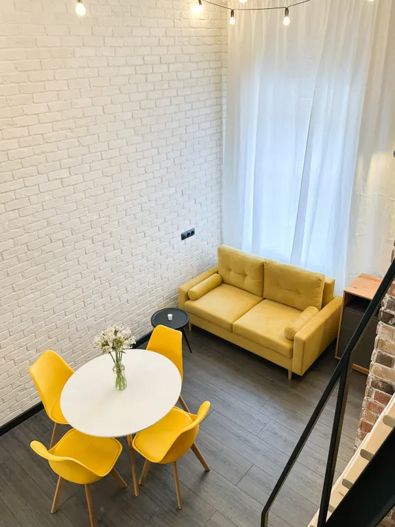 One-Room Loft On Mayakovsky 17