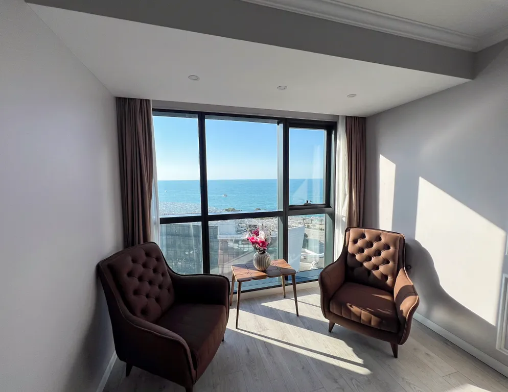 Двухкомнатная квартира на берегу моря, Porta Batumi Tower