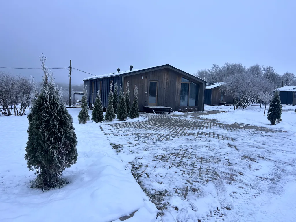 Коттедж Коттедж номер 2 с видом на озеро — Малые Горки