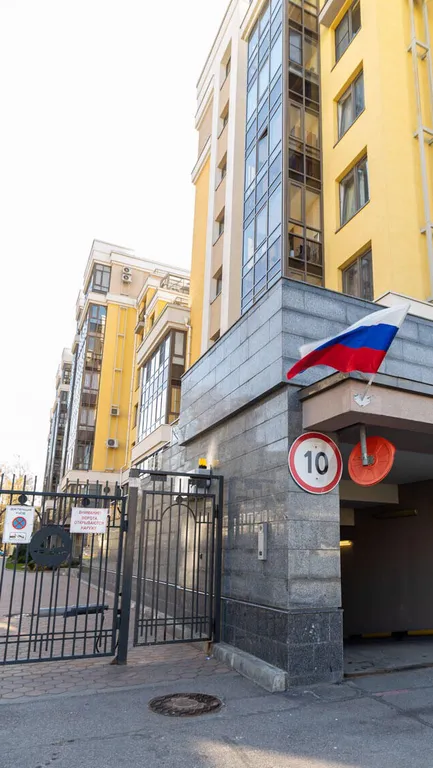 Квартира 3-комнатная квартира в новом доме клубного класса возле метро — Санкт-Петербург