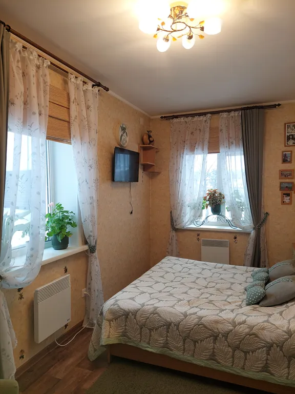 Уютный дом на берегу реки