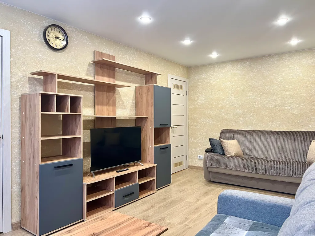 Квартира 2-комнатная Квартира — Кировск