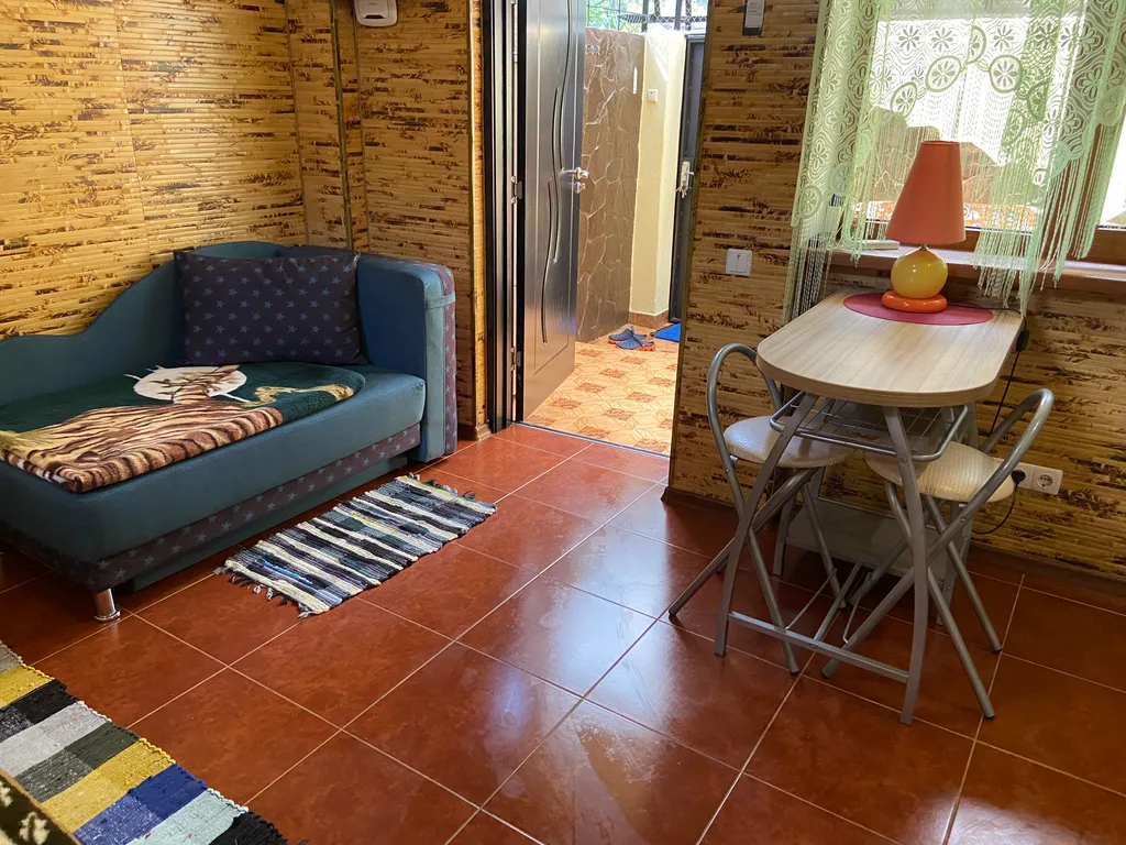 Квартира Квартира Дачка с небольшим двориком в центре — Гурзуф