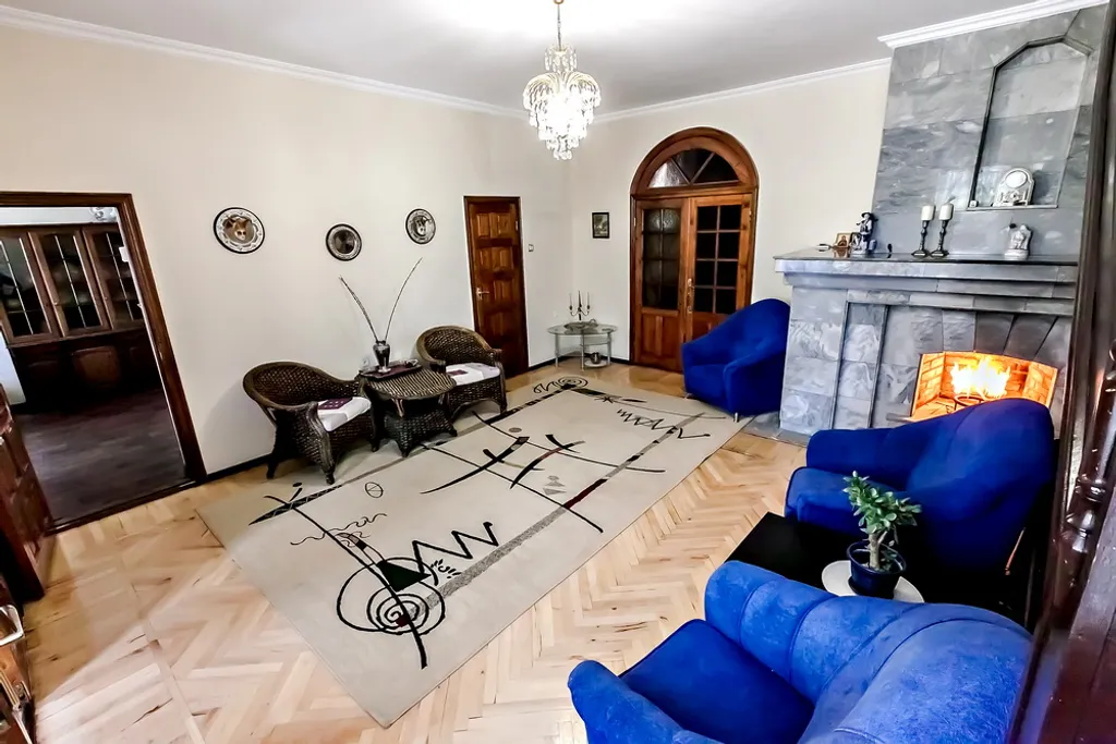 6-комнатный Дом