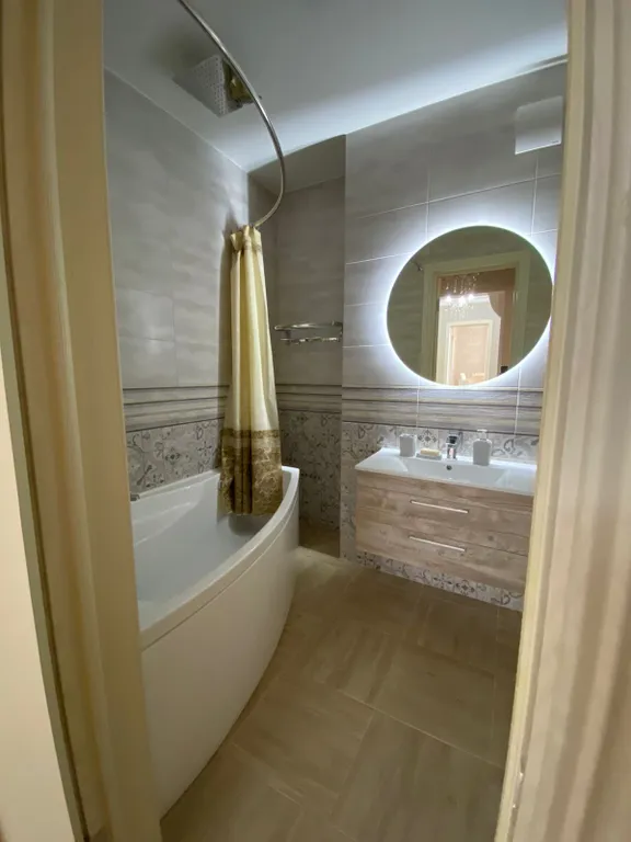 Квартира с панорамными окнами с видом на море