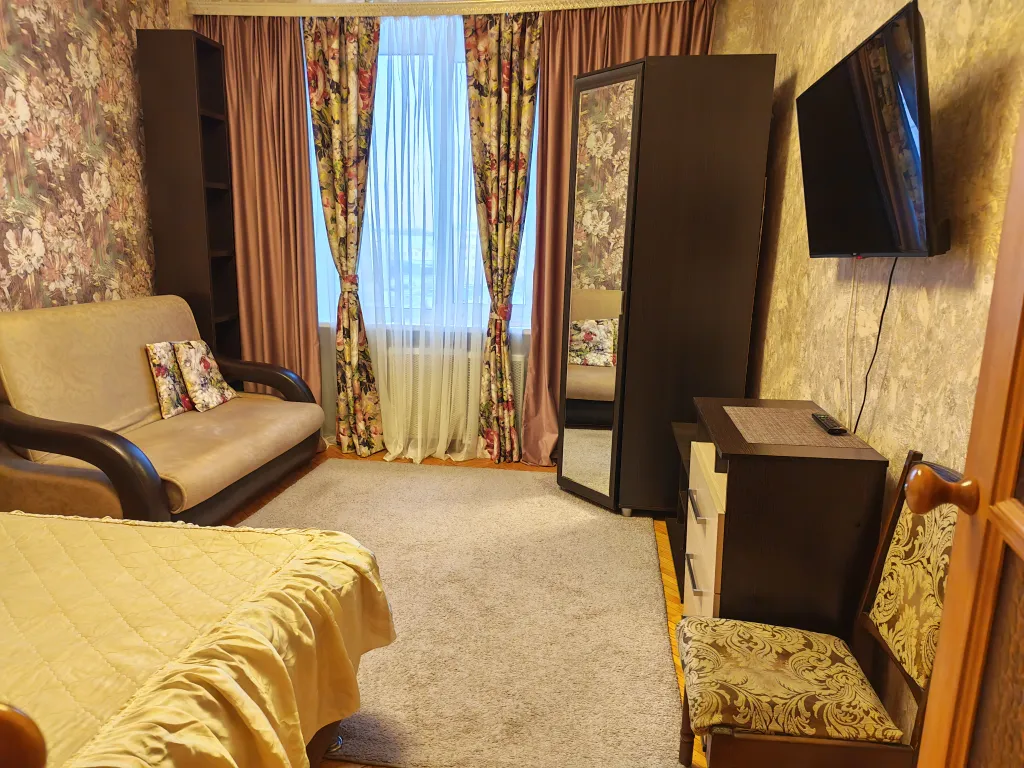 Уютная 2-х комнатная квартира с красивым видом на центральную площадь