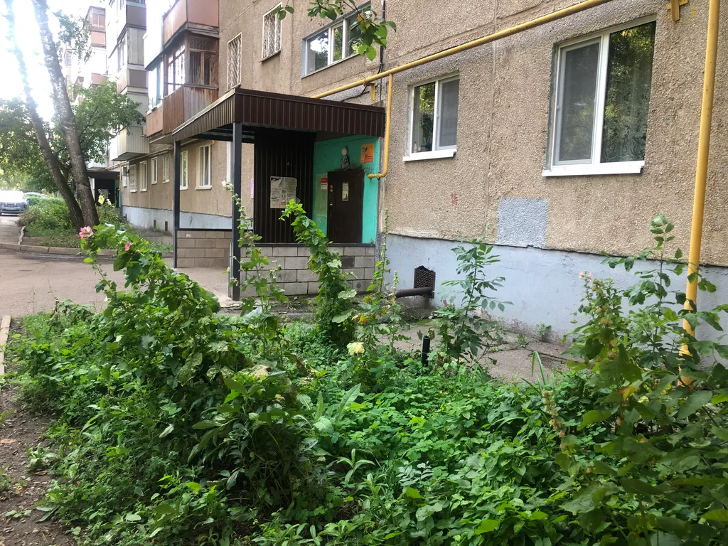 Уютная комната в 4х комнатной квартире с балконом рядом парком отдыха