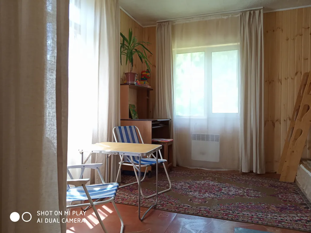 Уютный домик с огромным участком на природе у озера