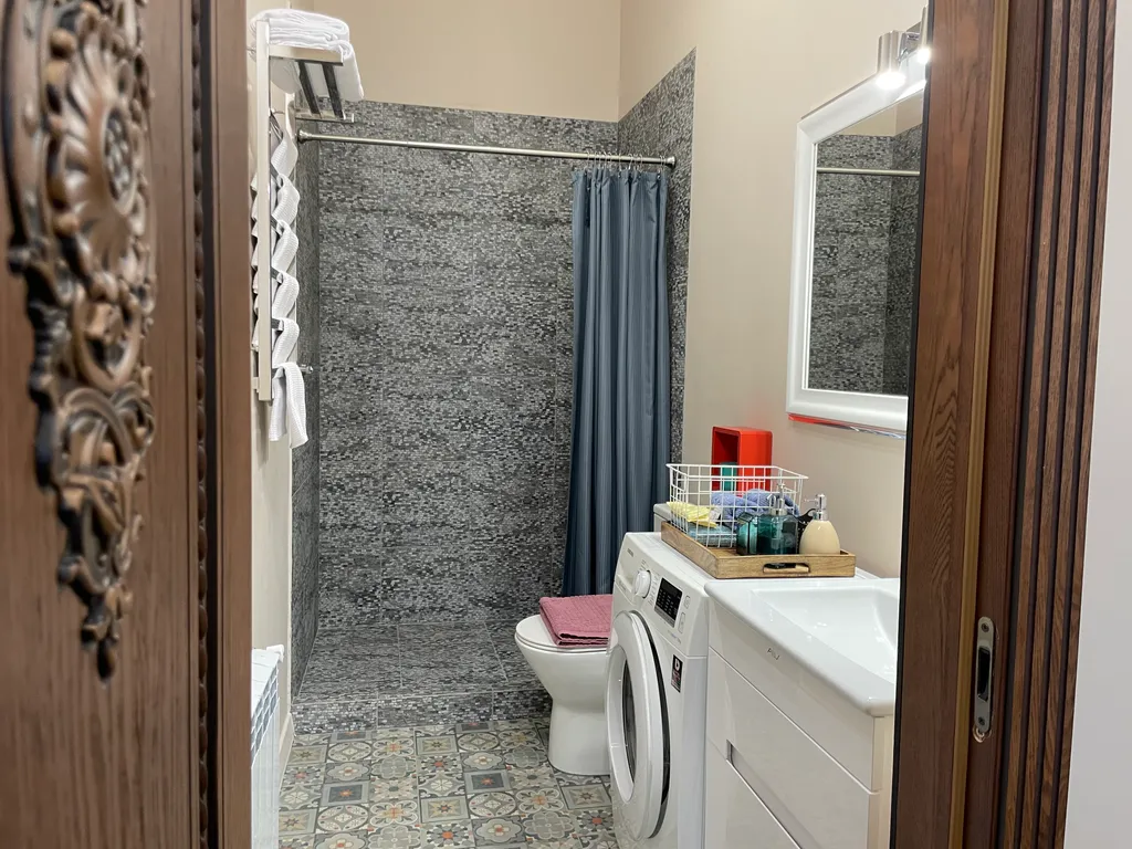 Лофт с террасой в центре на набережной, Закрытый двор