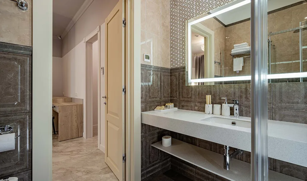 Полулюкс с отдельным входом и террасой