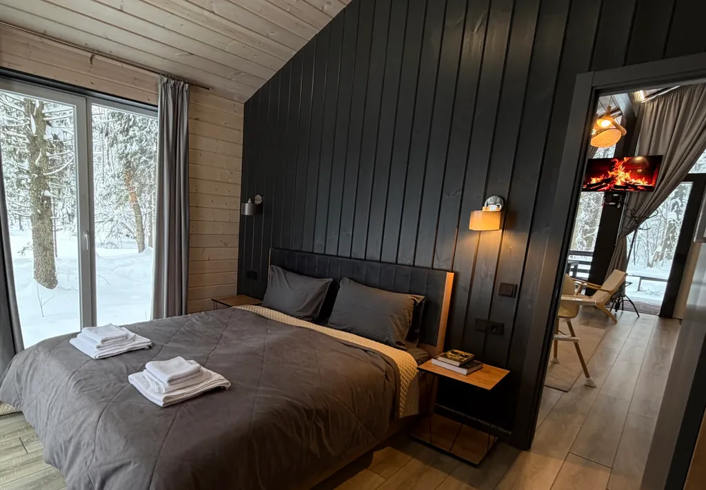 Просторный дом для компании с камином, сауной и общей зоной