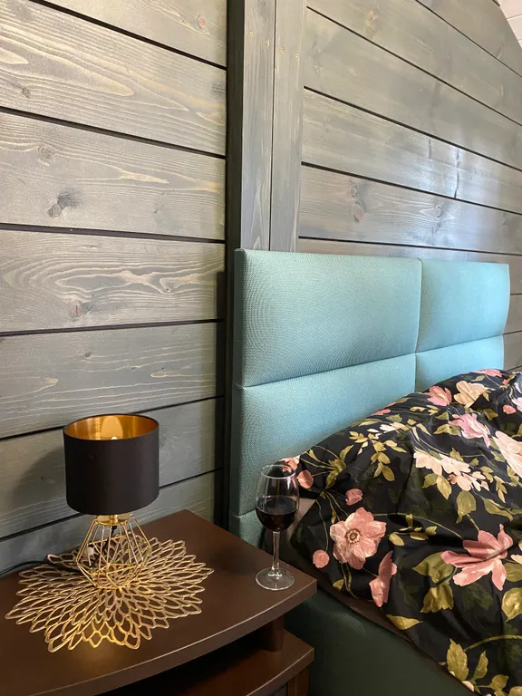 Цветочный домик с камином