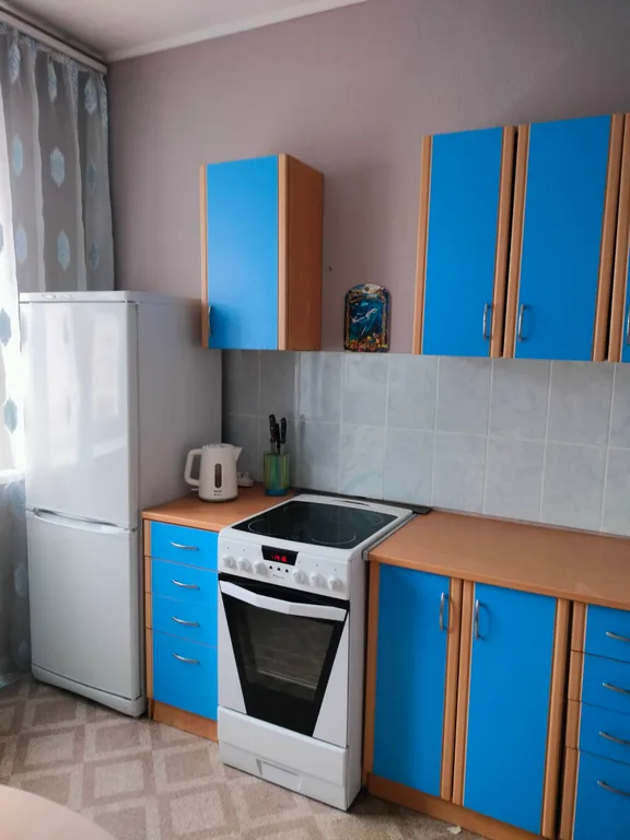 Квартира расположена у РЖД вокзала, до дома -10 -15 минут идти