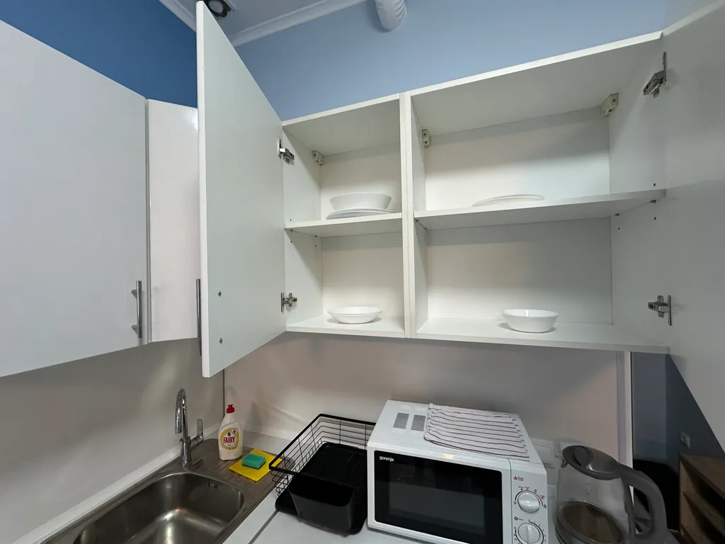 Голубая студия с видом на реку