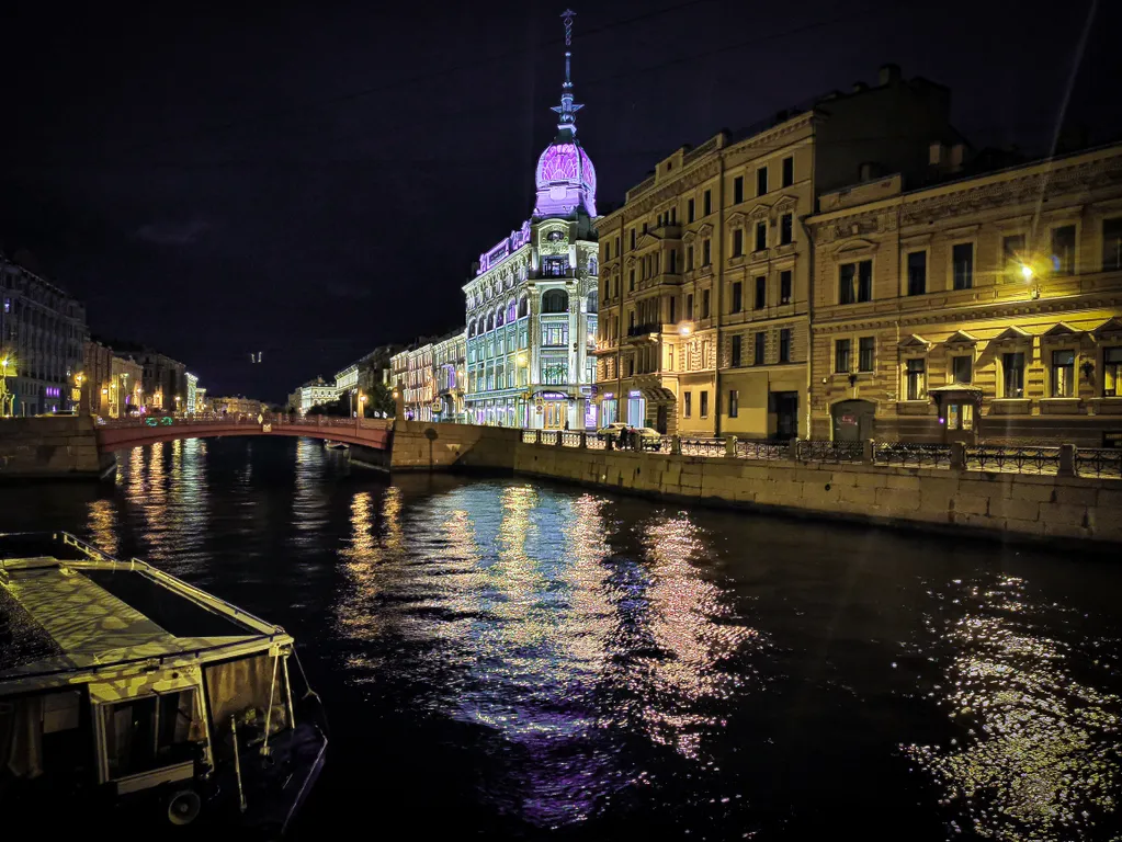 Квартира Уникальная современная квартира в сердце города — Санкт-Петербург