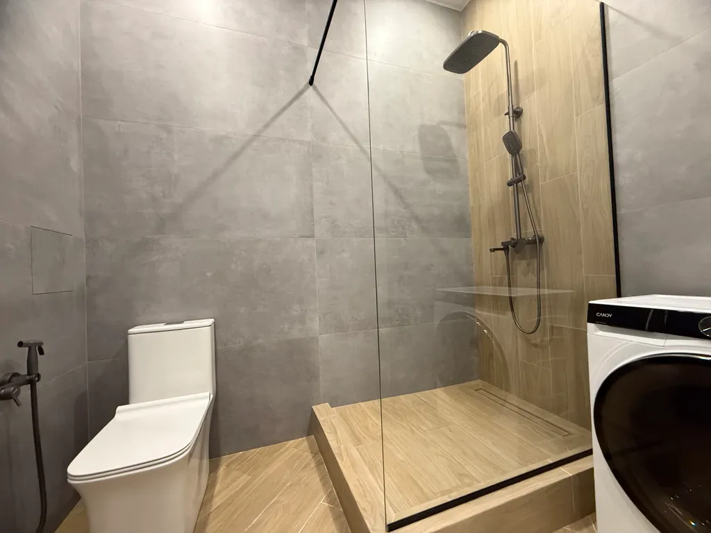 Уютная квартира с видом на горы и сосновый лес для больших компаний