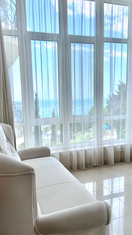 Панорамная квартира с шикарным видом на Ялту