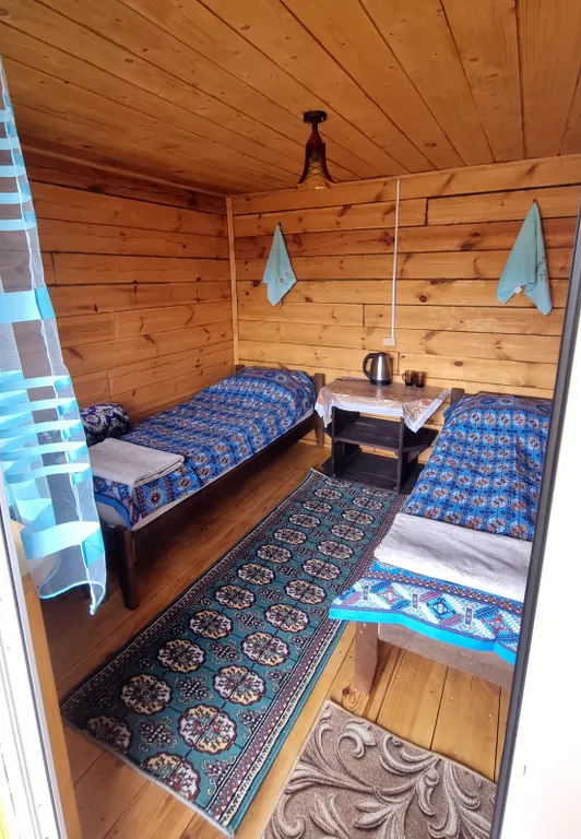 Домик двухместный с раздельными кроватями и удобствами на территории