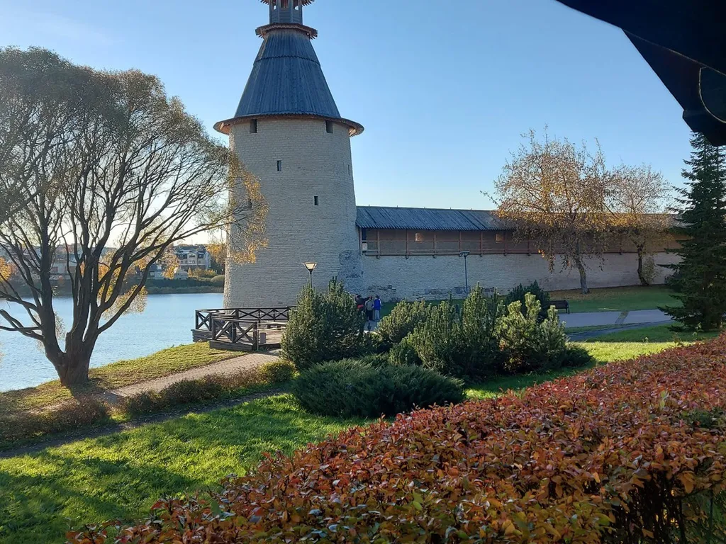 Французский балкон с видом на Псковский Кремль