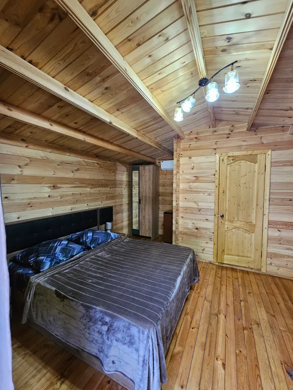 Коттедж Эко домик с парковкой рядом с горной рекой — Гагра