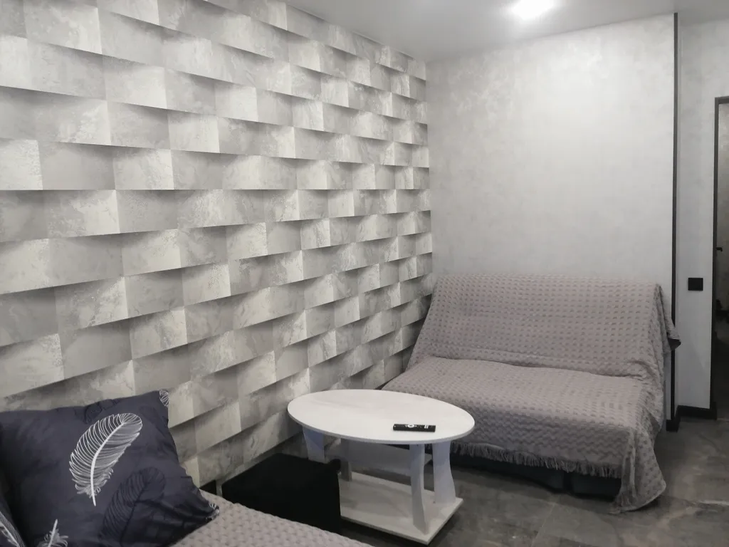 Современная студия с отдельной кухней в новостройке