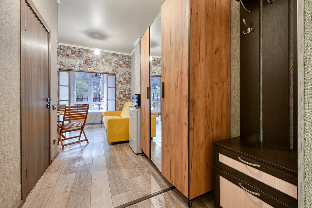 Квартира с отдельной спальней и видом на горы Я на Море