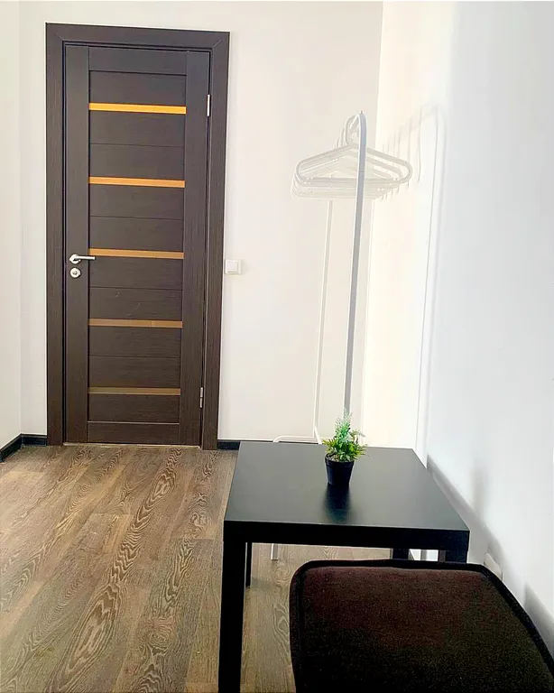 Новые апартаменты в центре с видом на пруд