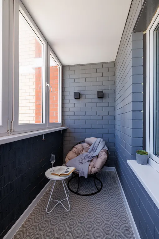 Уютная кино-студия с проектором