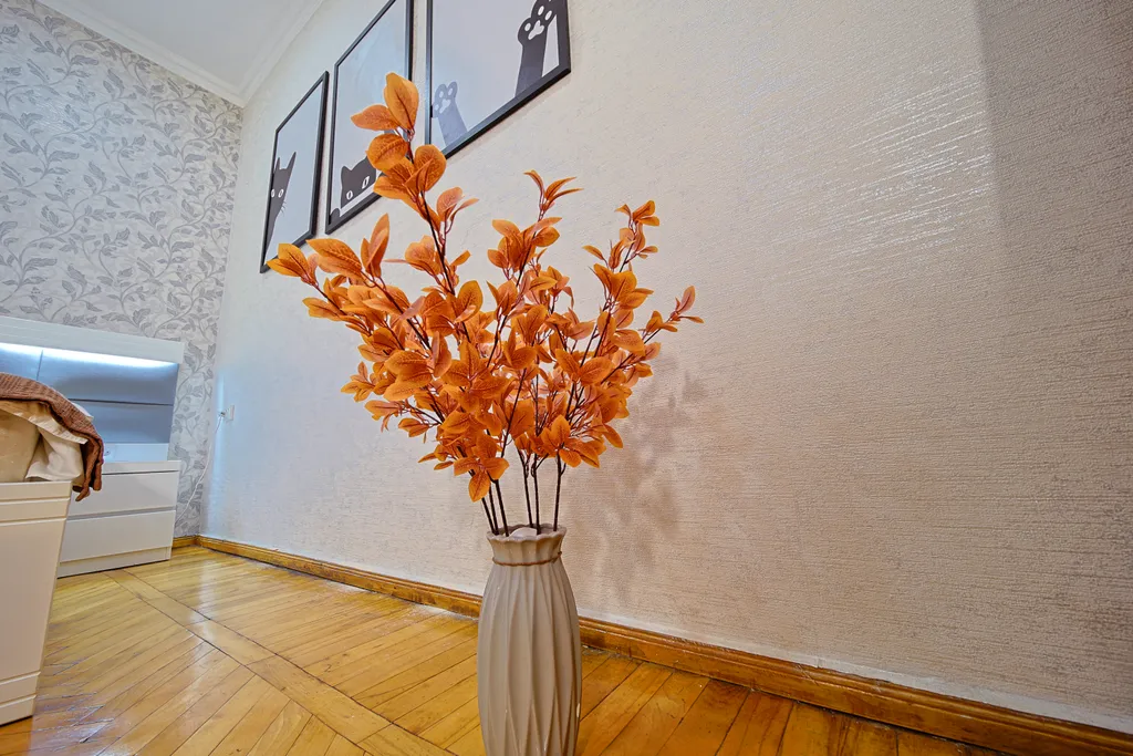 Двухкомнатный дом в старом городе c просторной спальней и кухней