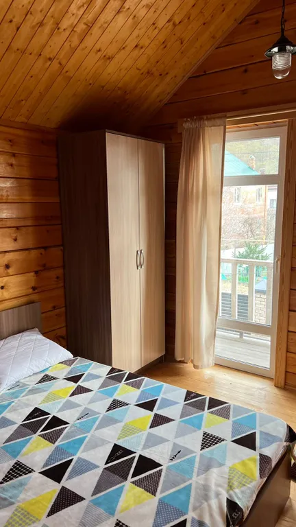 Четырёхместный сруб-коттедж из сибирского кедра