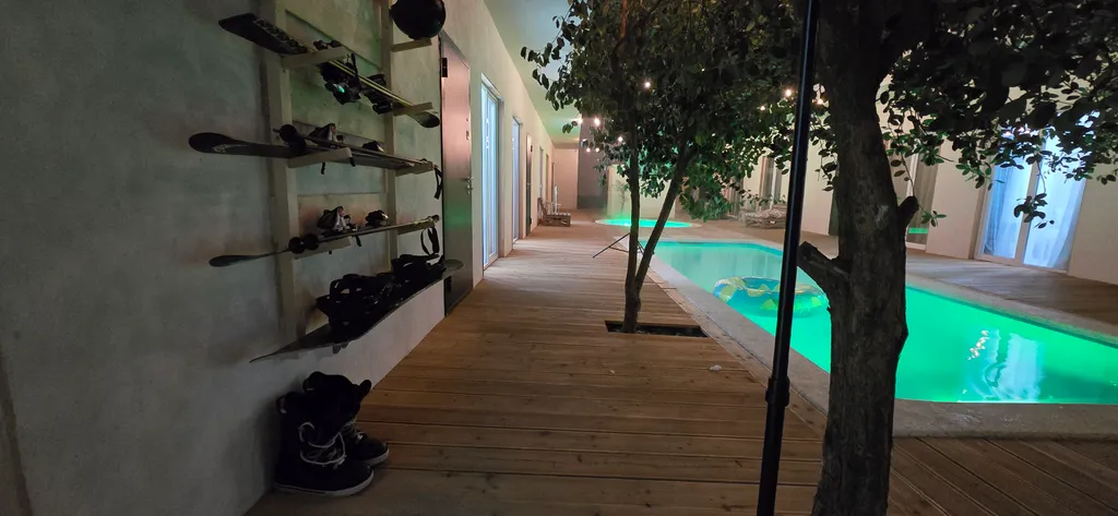 Коттедж МореВоздуха дом с горячими бассейнами — аренда посуточно в Черешня