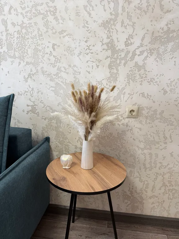 Просторная двух комнатная квартира с новым ремонтом, мебелью и технико