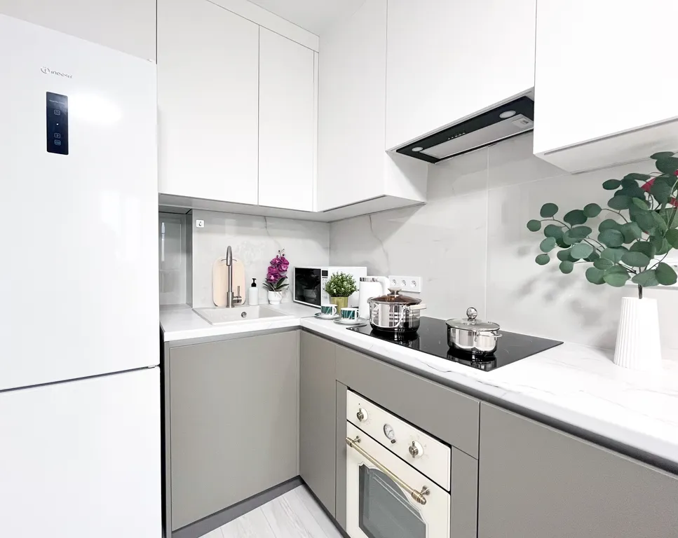 Превосходная студия для двоих с лоджией