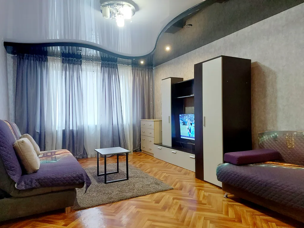 Уютная квартира в тихом районе — аренда посуточно в Нижнекамск