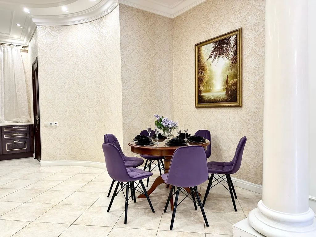 Стильная квартира с балконом и двумя санузлами