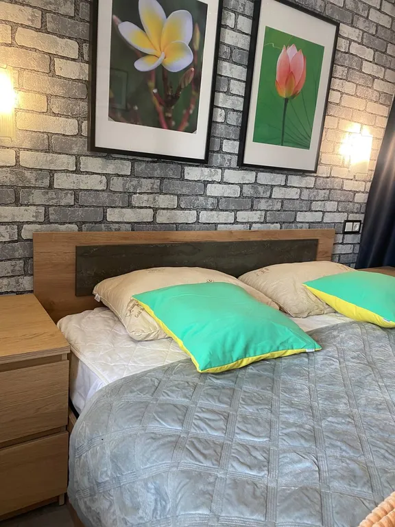 2-комнатная квартира недалеко от центра города и с баконом