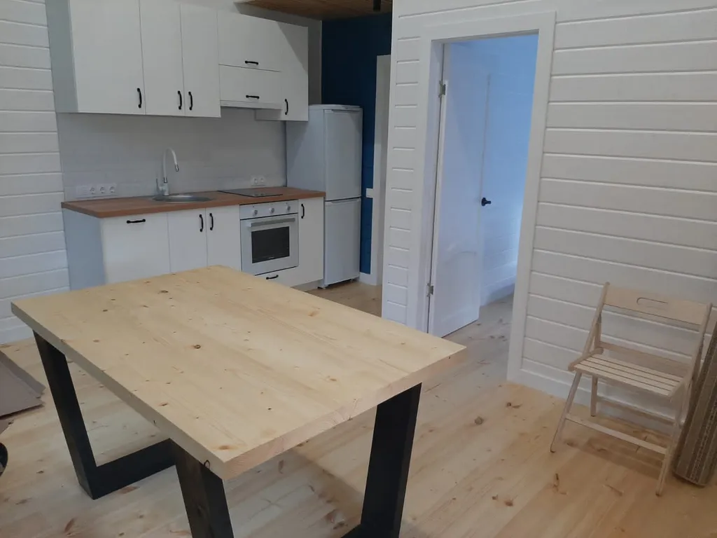 Дом в окружении леса