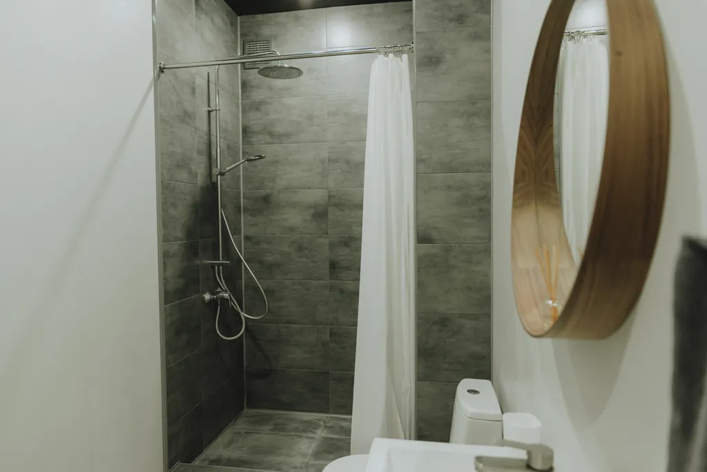 Комфортная квартира с огромной кроватью и матрасом Askona