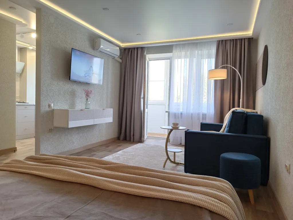 У аэропорта