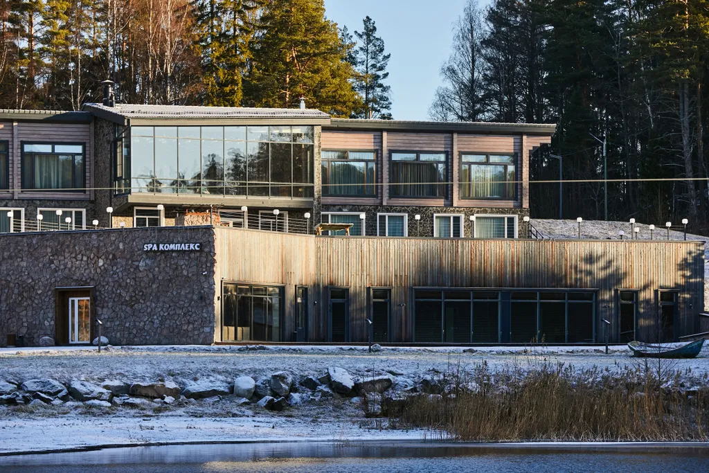 Дизайнерский номер с панорамным видом на озеро для двоих