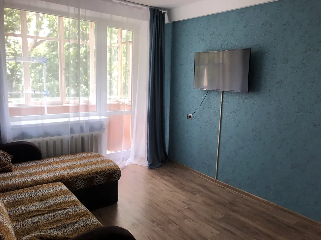 Квартира 2 комнатная квартира прям возле парка имени Ю.А. Гагарина — Симферополь